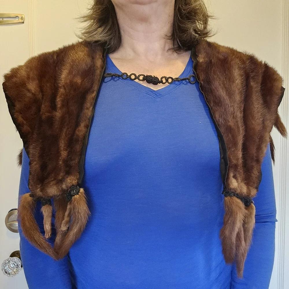 Vintage Fur Wrap With Tails And Feet O/S